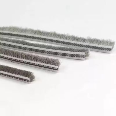 پنجره ها و درهای اپوسیت Poly Pile Threshold Sealing Strip Brush Weatherstrip برای آپارتمان آب و هوا جدا کردن مهر خروجی